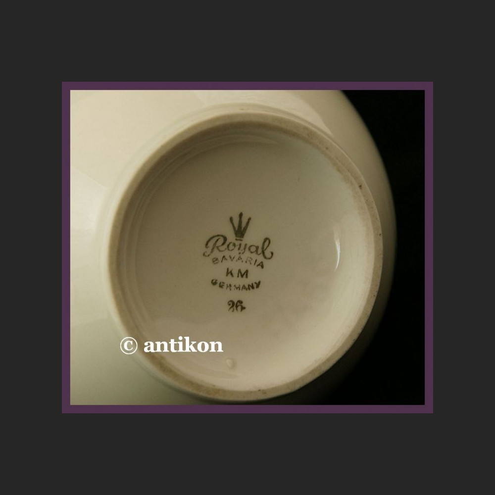 ŚLICZNY DUŻY PORCELANOWY WAZON Z RÓŻAMI ŚLICZNY DUŻY PORCELANOWY WAZON Z RÓŻAMI