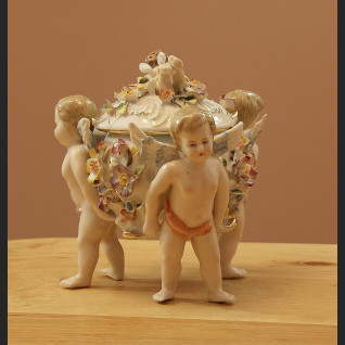 Bomboniera z figurkami dzieci