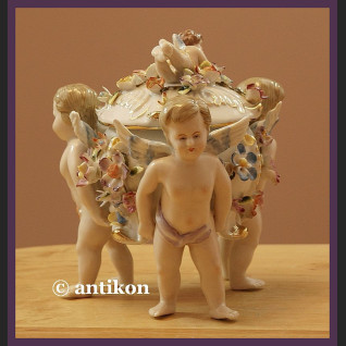 Bomboniera z figurkami dzieci Bomboniera z figurkami dzieci