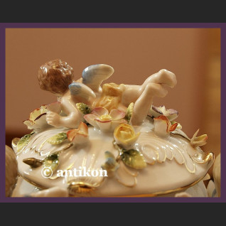 Bomboniera z figurkami dzieci Bomboniera z figurkami dzieci