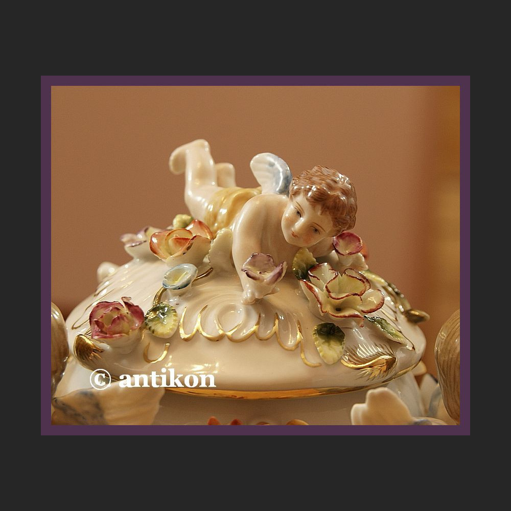 Bomboniera z figurkami dzieci Bomboniera z figurkami dzieci