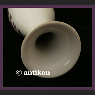 Ręcznie malowana porcelana śliczny duży sygnowany wazon Ręcznie malowana porcelana śliczny duży sygnowany wazon