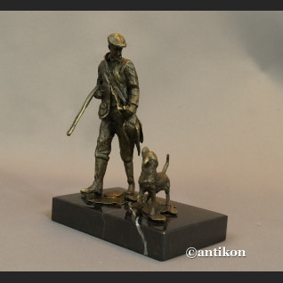 Myśliwy z psem i kaczką rzeźba prezent dla myśliwego Myśliwy z psem i kaczką rzeźba prezent dla myśliwego