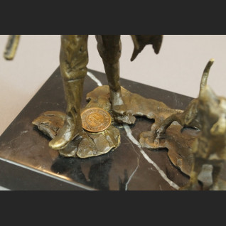 Myśliwy z psem i kaczką rzeźba prezent dla myśliwego Myśliwy z psem i kaczką rzeźba prezent dla myśliwego