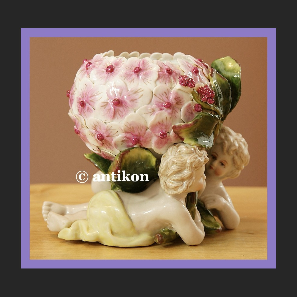 ŚLICZNY PORCELANOWY WAZON DONICZKA SECESJA