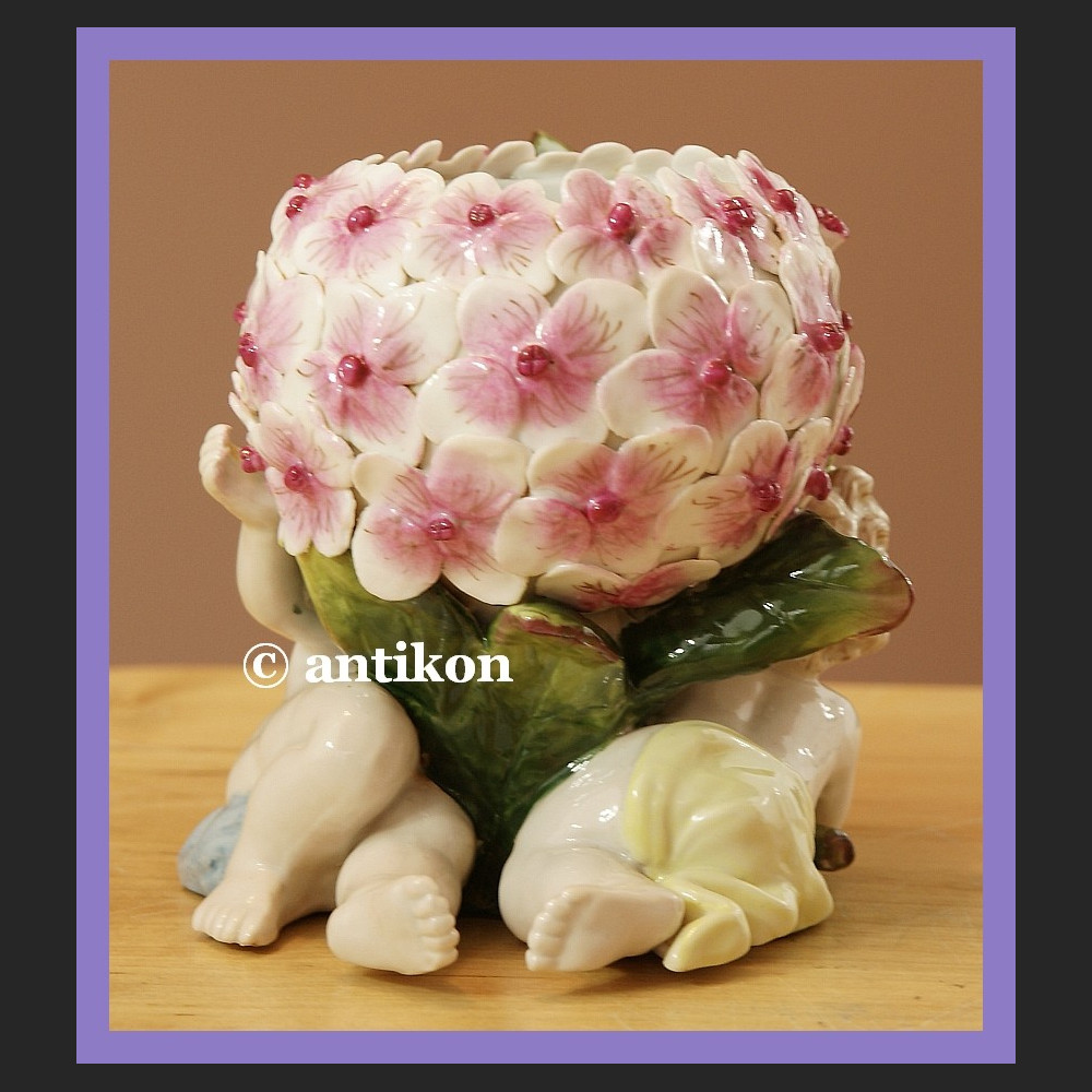 ŚLICZNY PORCELANOWY WAZON DONICZKA SECESJA