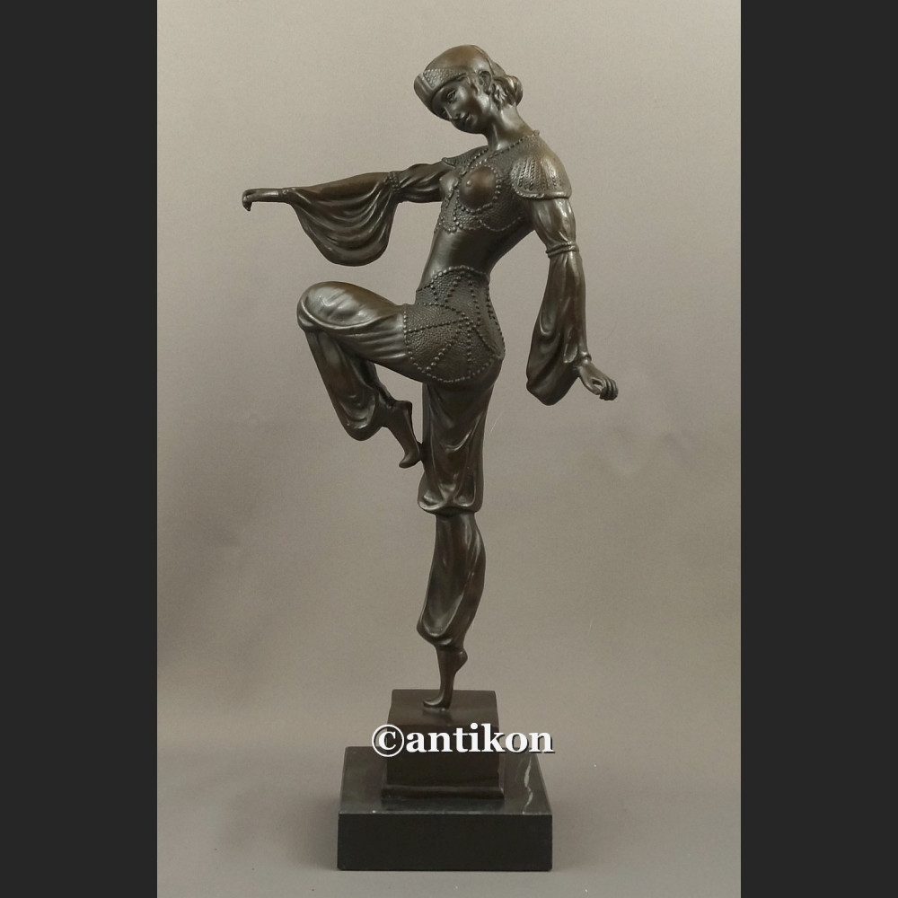 Tancerka wg Chiparus rzeżba brąz 