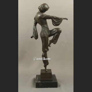 Tancerka wg Chiparus rzeżba brąz 