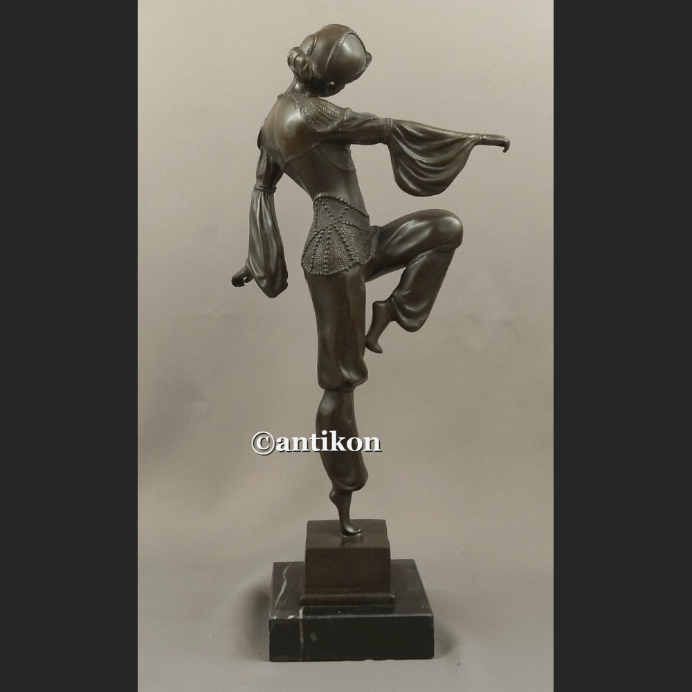 Tancerka wg Chiparus rzeżba brąz 