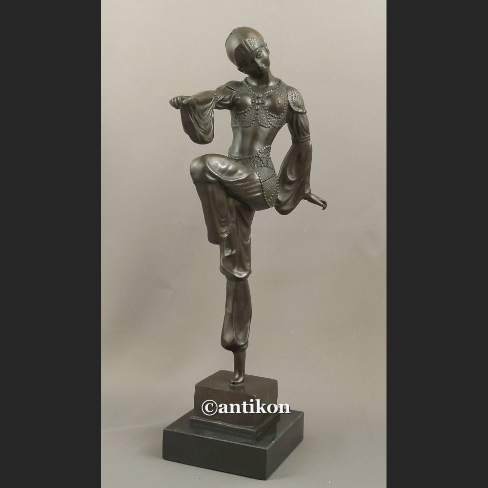 Tancerka wg Chiparus rzeżba brąz 