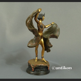 Tancerka rzeźba kobiety w stroju wschodnim złocona 