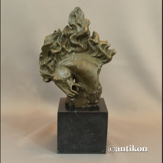 Koń z rozwianą grzywą rzeźba z brązu 