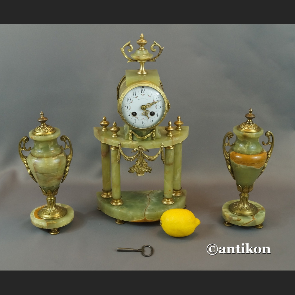 Zegar kominkowy antyk z onyksu  Zegar kominkowy antyk z onyksu