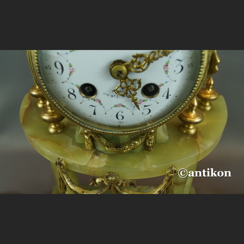 Zegar kominkowy antyk z onyksu  Zegar kominkowy antyk z onyksu