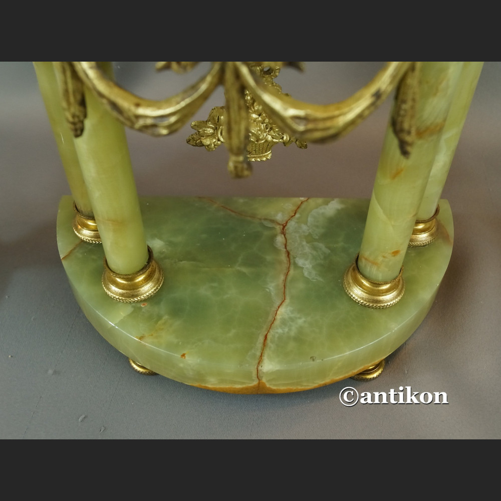 Zegar kominkowy antyk z onyksu  Zegar kominkowy antyk z onyksu