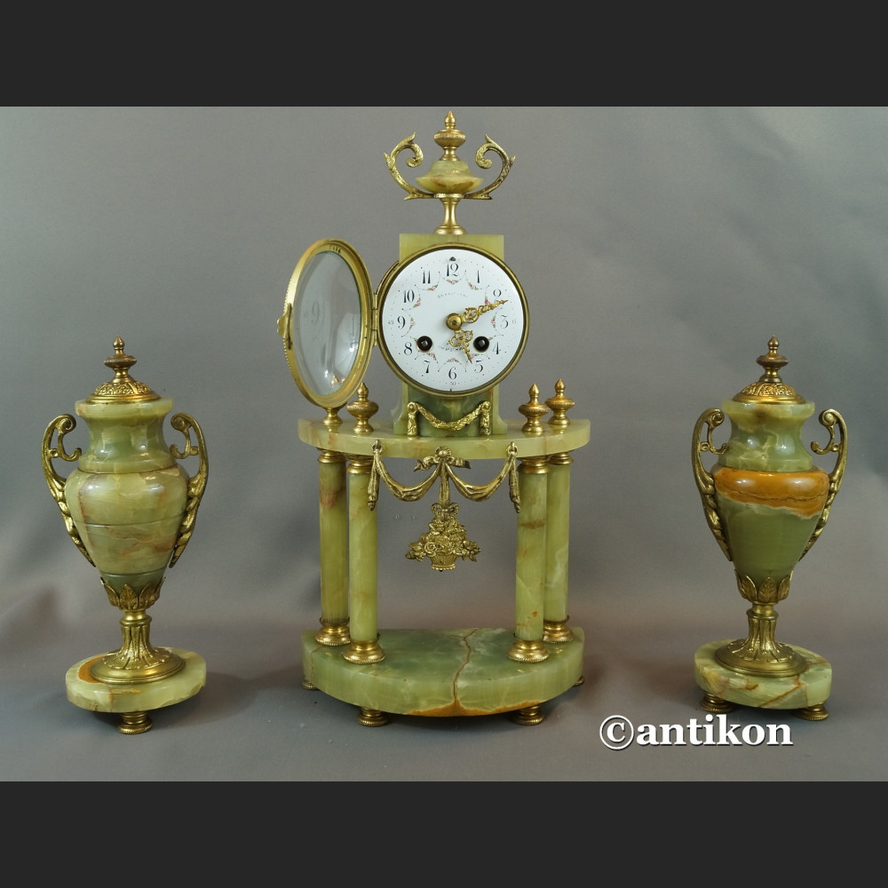 Zegar kominkowy antyk z onyksu  Zegar kominkowy antyk z onyksu