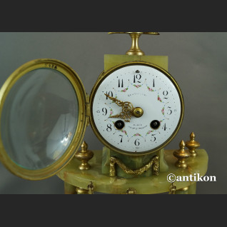 Zegar kominkowy antyk z onyksu  Zegar kominkowy antyk z onyksu