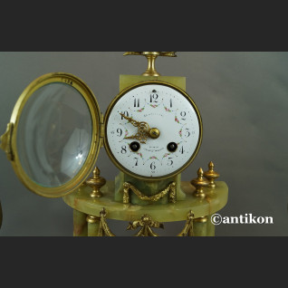 Zegar kominkowy antyk z onyksu  Zegar kominkowy antyk z onyksu