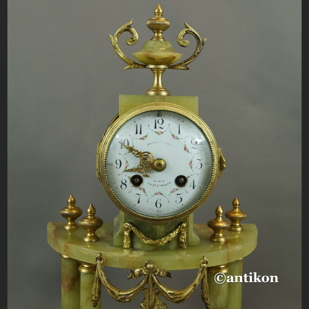 Zegar kominkowy antyk z onyksu  Zegar kominkowy antyk z onyksu