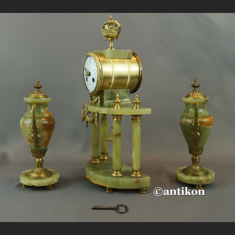 Zegar kominkowy antyk z onyksu  Zegar kominkowy antyk z onyksu