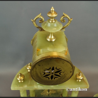 Zegar kominkowy antyk z onyksu  Zegar kominkowy antyk z onyksu