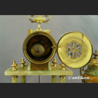 Zegar kominkowy antyk z onyksu  Zegar kominkowy antyk z onyksu