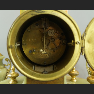 Zegar kominkowy antyk z onyksu  Zegar kominkowy antyk z onyksu