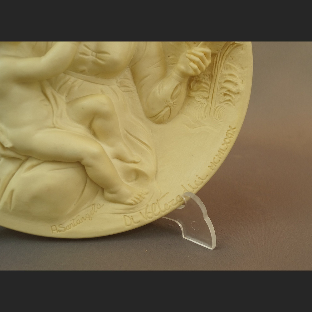 Madonna Serena z Dzieciątkiem toskańskie alabastrowe reliefy  Madonna Serena z Dzieciątkiem toskańskie alabastrowe reliefy