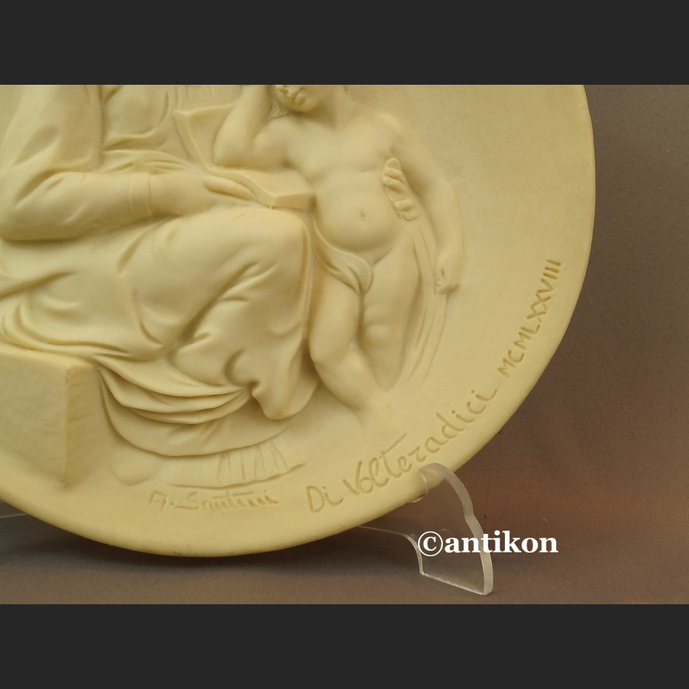 Madonna z Dzieciątkiem włoski relief z alabastru Madonna z Dzieciątkiem włoski relief z alabastru