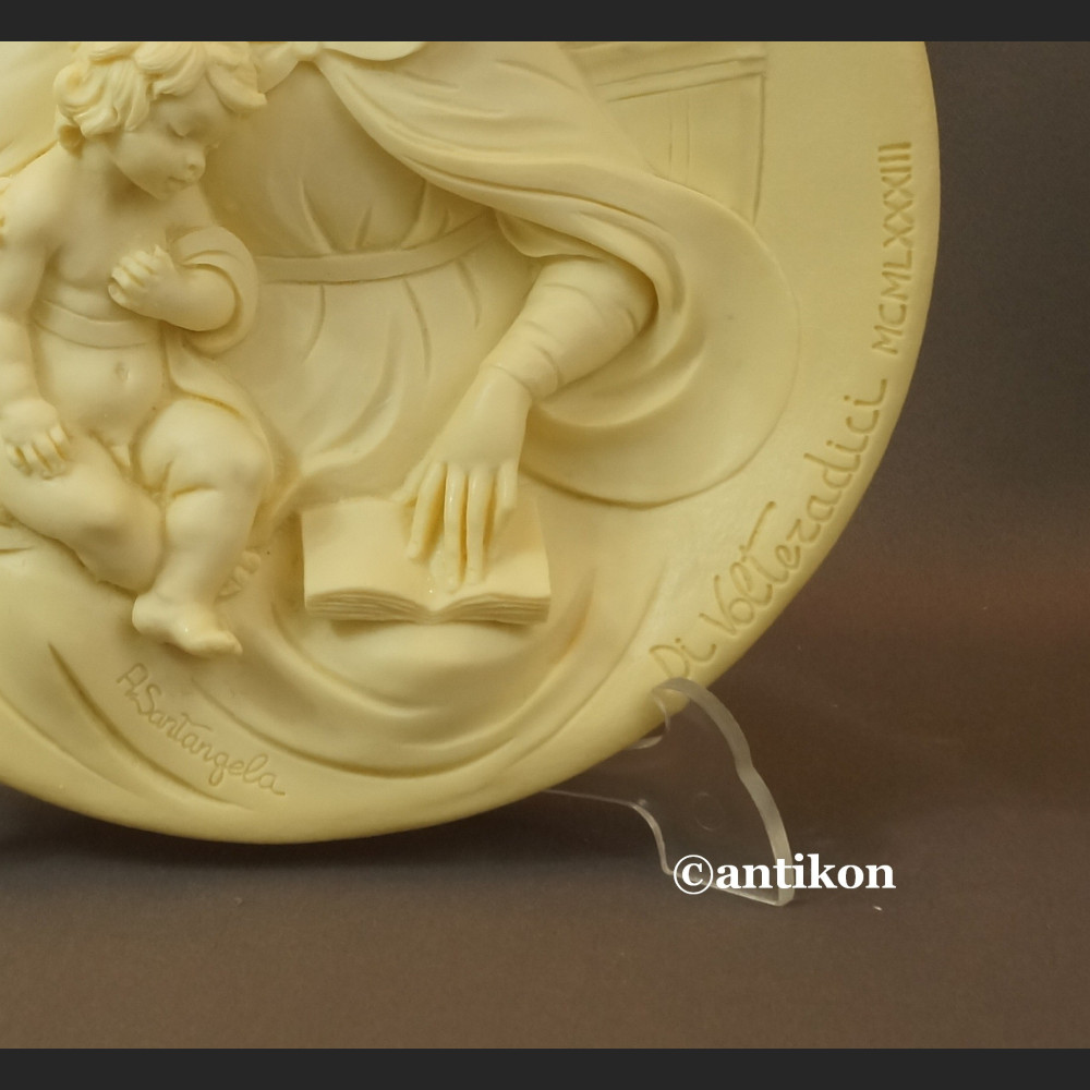 Madonna z dzieciątkiem Relief z Włoch Madonna z dzieciątkiem Relief z Włoch