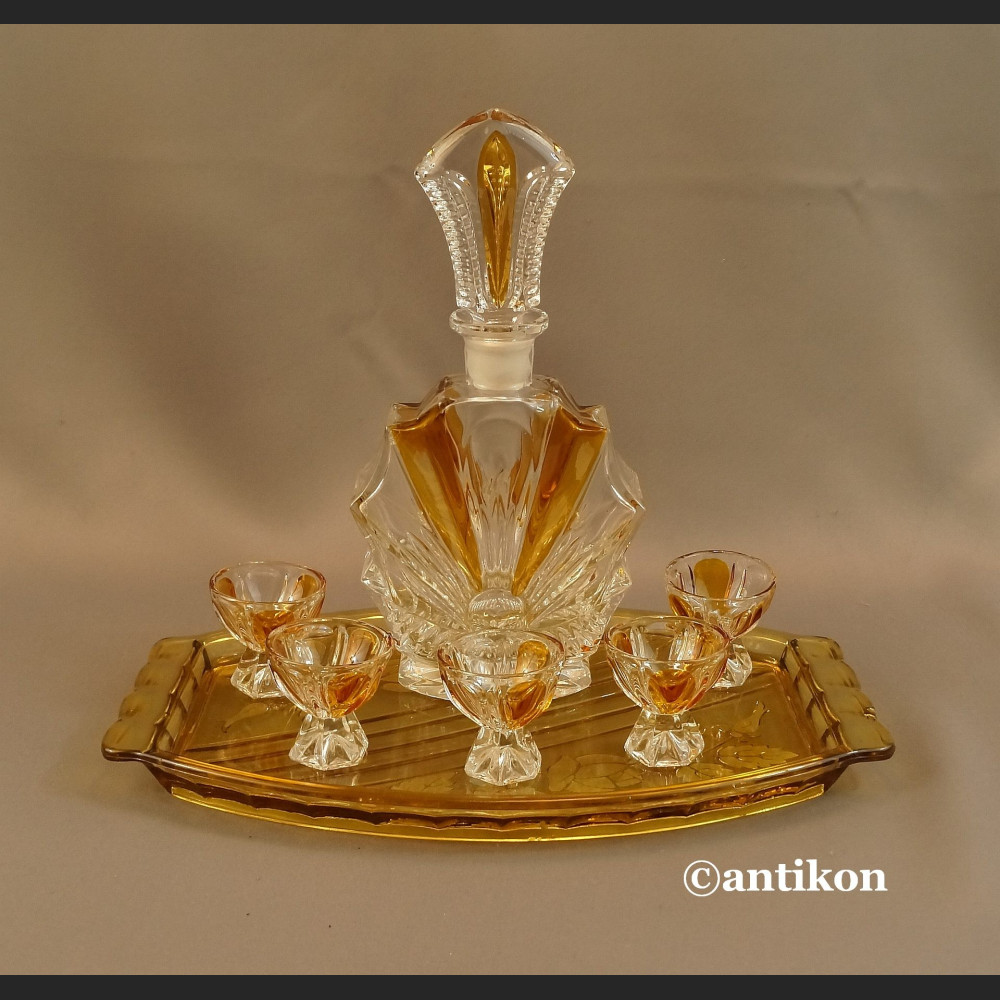 Stare kieliszki z karafką i tacą art deco 