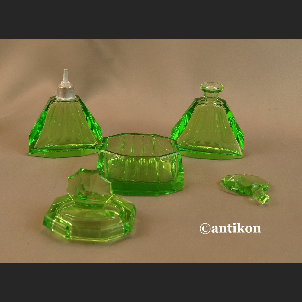 Art deco zielone szkło butelki Art deco zielone szkło butelki