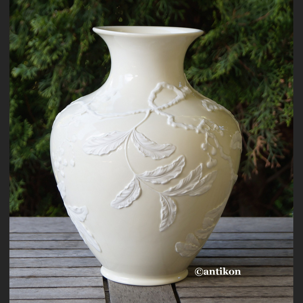 Wazon Rosenthal biały z reliefem duży antyczna porcelana Wazon Rosenthal biały z reliefem duży antyczna porcelana