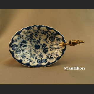 Patera do orzechów z wiewiórką wzór kobaltowy  Patera do orzechów z wiewiórką wzór kobaltowy