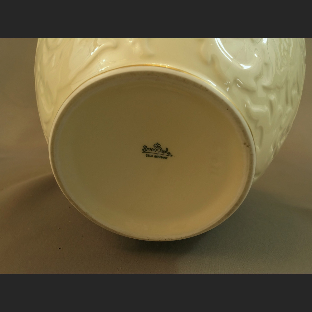 Wazon Rosenthal  biały z reliefem antyczna porcelana 