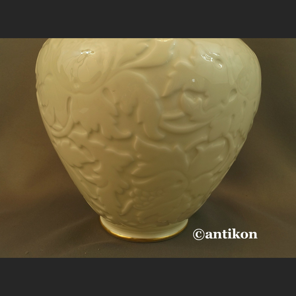 Wazon Rosenthal  biały z reliefem antyczna porcelana 