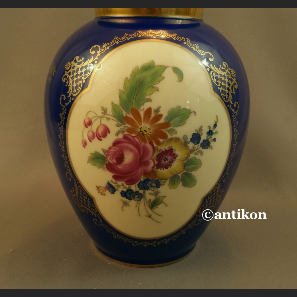 Wazon Thomas Ivory gr Rosenthal granatowa kula z pokrywą 