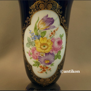 Wazon Hutschenreuther granatowy z kwiatami kobalt