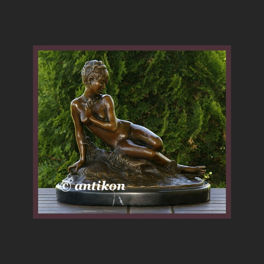 DUŻY UROCZY AKT DZIEWCZYNY BRĄZ SYGNOWANA RZEŹBA 