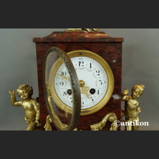 Barokowy zegar antyk z kandelabrami i aniołkami  Barokowy zegar antyk z kandelabrami i aniołkami