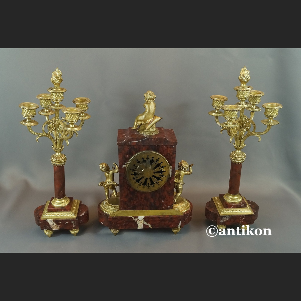 Barokowy zegar antyk z kandelabrami i aniołkami  Barokowy zegar antyk z kandelabrami i aniołkami