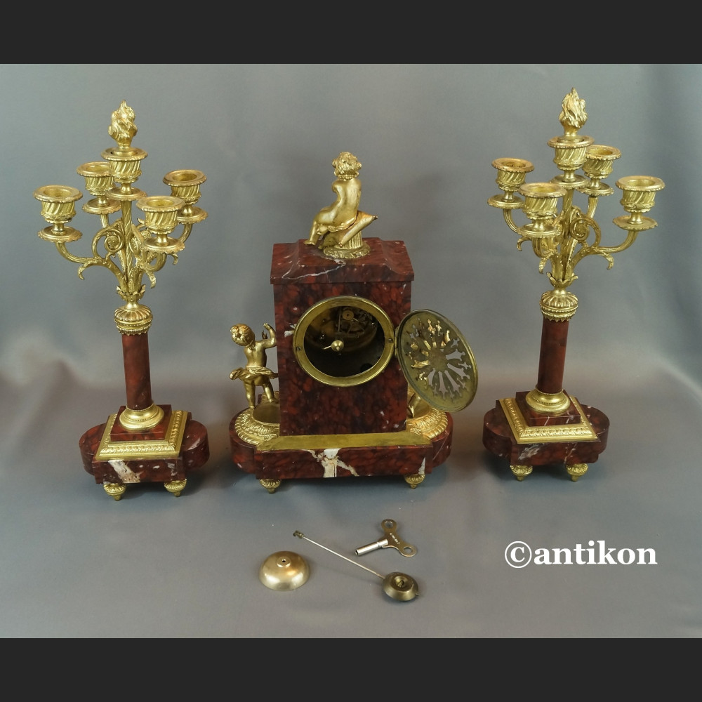 Barokowy zegar antyk z kandelabrami i aniołkami  Barokowy zegar antyk z kandelabrami i aniołkami