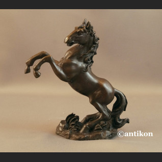 Rzeźba z brązu koń prezent 