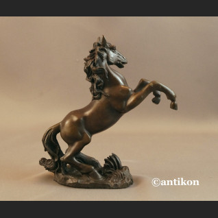 Rzeźba z brązu koń prezent 