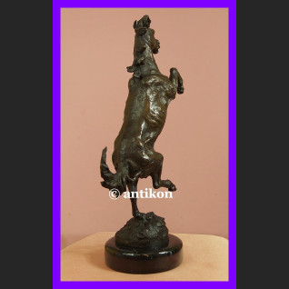 Rumak rzeźba koń wspaniały dynamiczny brąz Rumak rzeźba koń wspaniały dynamiczny brąz