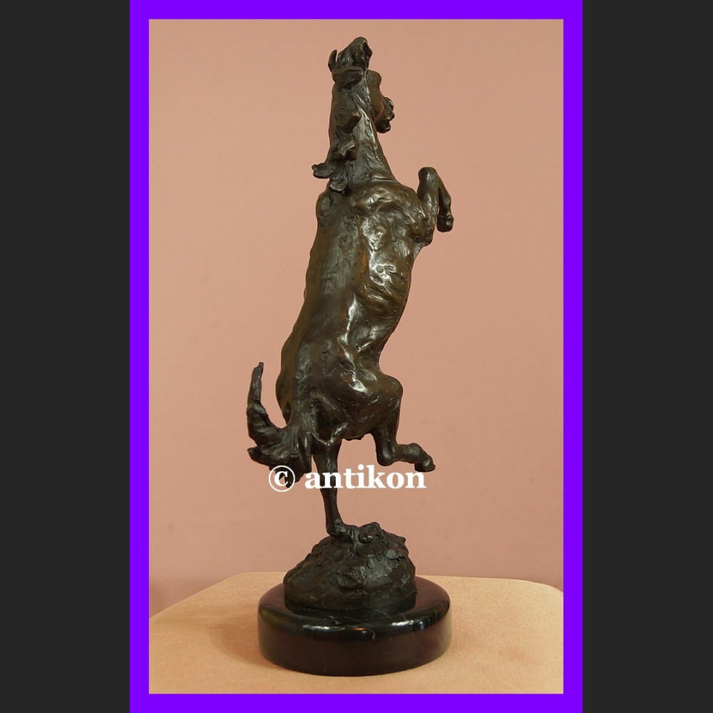 Rumak rzeźba koń wspaniały dynamiczny brąz Rumak rzeźba koń wspaniały dynamiczny brąz