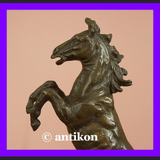 Rumak rzeźba koń wspaniały dynamiczny brąz Rumak rzeźba koń wspaniały dynamiczny brąz