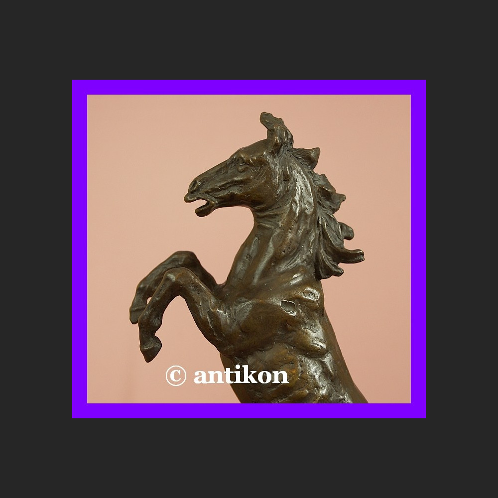 Rumak rzeźba koń wspaniały dynamiczny brąz Rumak rzeźba koń wspaniały dynamiczny brąz