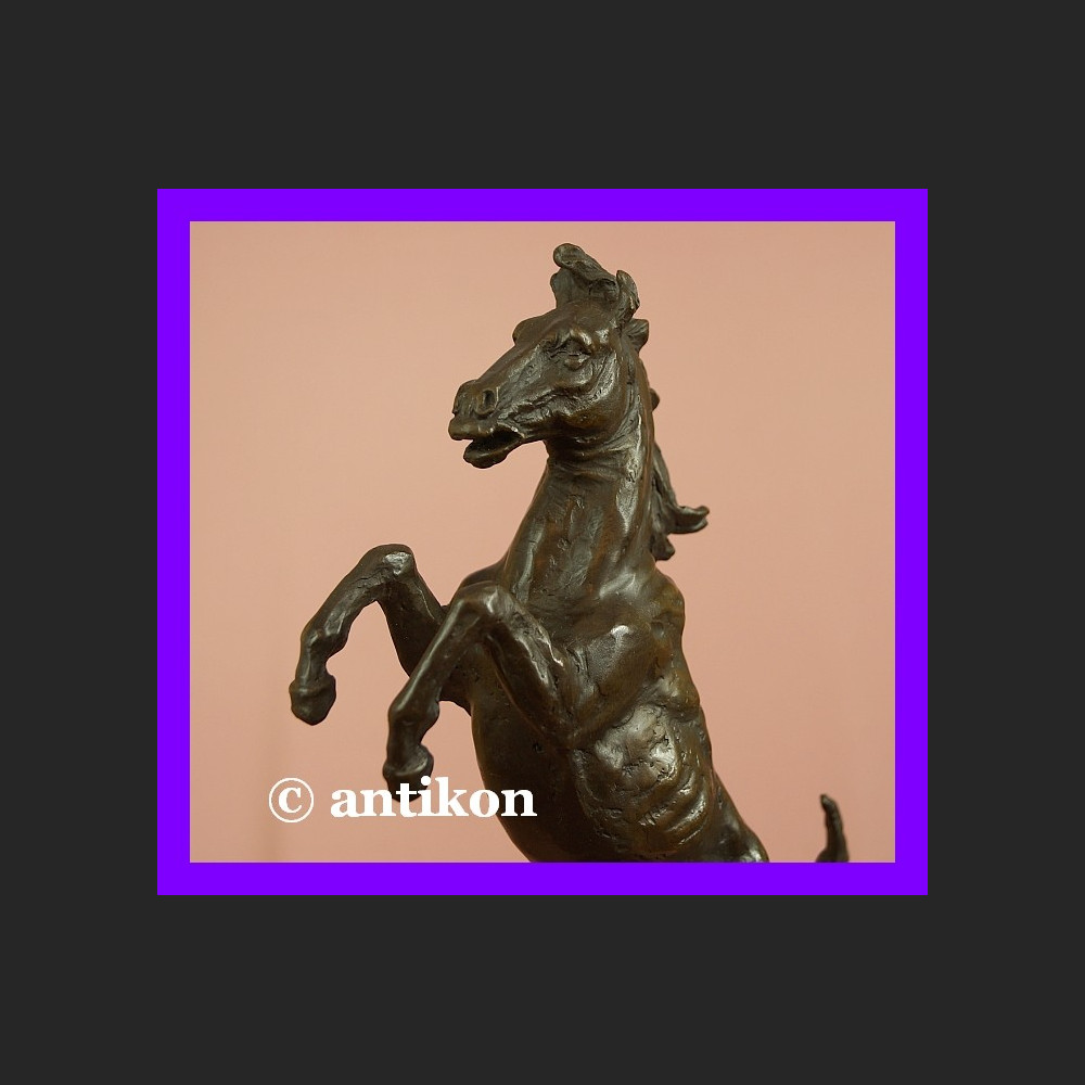 Rumak rzeźba koń wspaniały dynamiczny brąz Rumak rzeźba koń wspaniały dynamiczny brąz