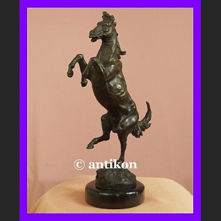 Rumak rzeźba koń wspaniały dynamiczny brąz Rumak rzeźba koń wspaniały dynamiczny brąz